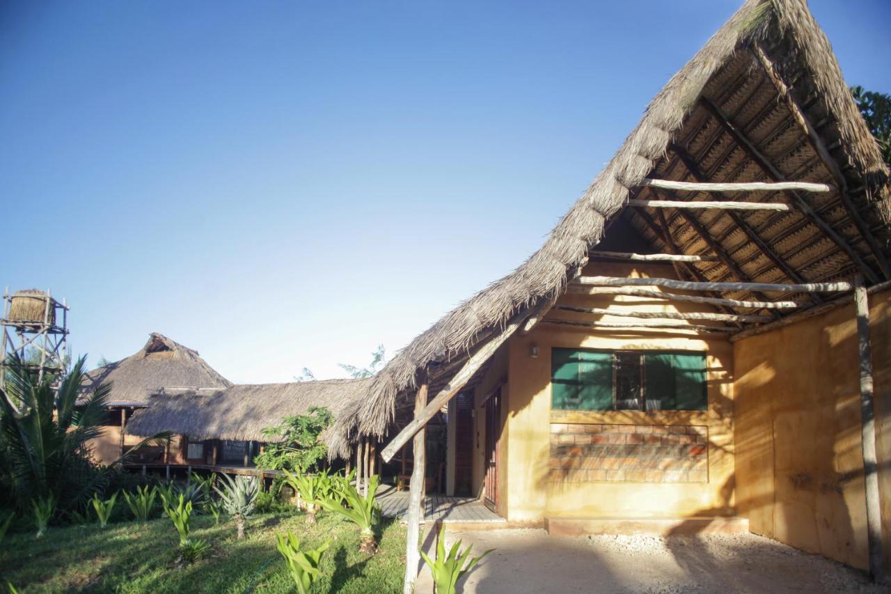 Tofinho Beach House Apartments Inhambane Exterior photo